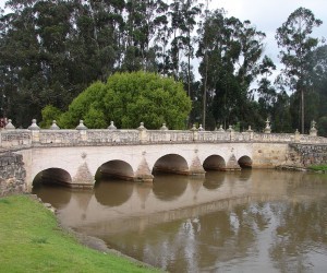Chía – Bridge of El Común Source: wikimedia.org by Kamilokardona